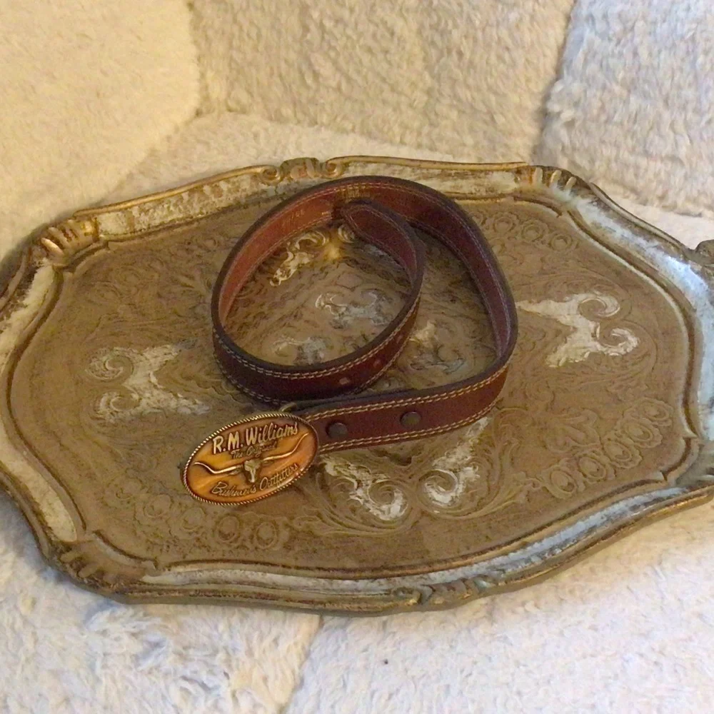 R. M. Williams The Original Bushman’s Outfitters Leather Belt & Signature Buckle